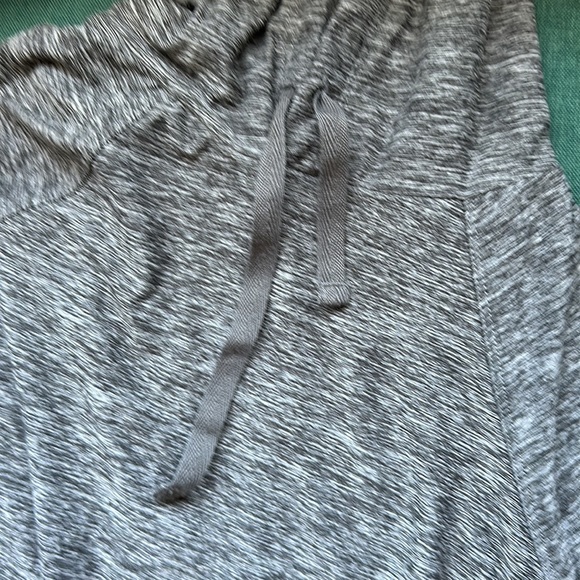 Kyodan DAY-TO-DAY CLARITY LONG SLEEVE HOODIE in Dark Grey Heather - Picture 2 of 4